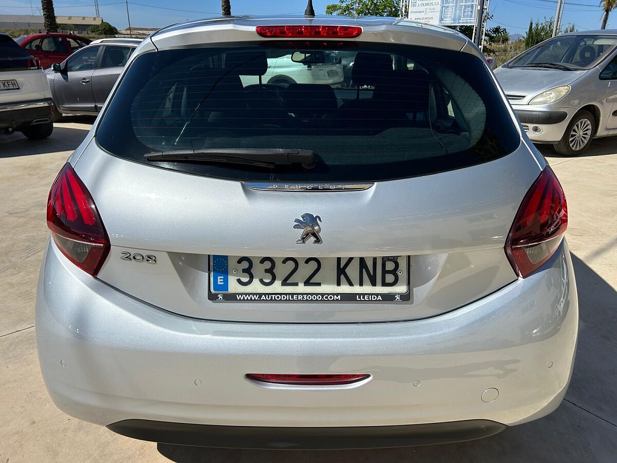 PEUGEOT 208 ALLURE 1.2 E-THP AUTO SPANISH LHD IN SPAIN 71000 MILES SUPERB 2018